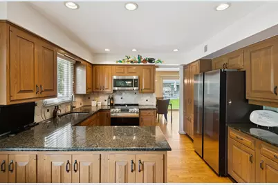 4568 Lindenwood Lane, Northbrook, IL 60062 - Photo 5
