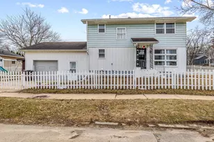 317 N Grove Ave, Freeport, IL 61032 - Photo 1