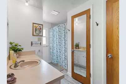 317 N Grove Avenue, Freeport, IL 61032 - Photo 19