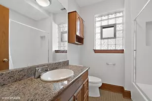 2717 W Argyle St, Chicago, IL 60625 - Photo 19