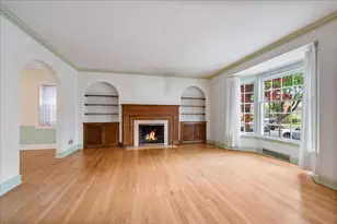 2925 W Greenleaf Ave, Chicago, IL 60645 - Photo 3