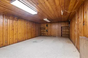 2925 W Greenleaf Ave, Chicago, IL 60645 - Photo 15