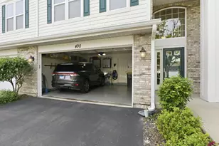 490 Dolton Ln, Carol Stream, IL 60188 - Photo 3