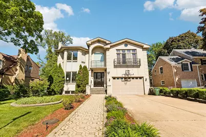 6843 N Kilpatrick Avenue, Lincolnwood, IL 60712 - Photo 1