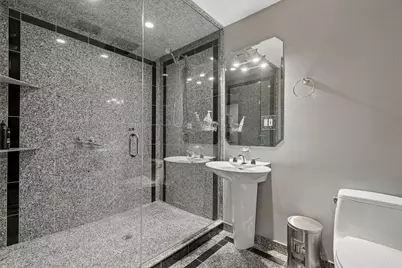 6843 N Kilpatrick Avenue, Lincolnwood, IL 60712 - Photo 43