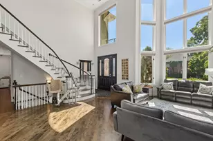 6843 N Kilpatrick Ave, Lincolnwood, IL 60712 - Photo 5