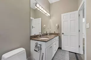 6843 N Kilpatrick Ave, Lincolnwood, IL 60712 - Photo 27