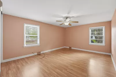 306 W Lonnquist Boulevard, Mount Prospect, IL 60056 - Photo 7