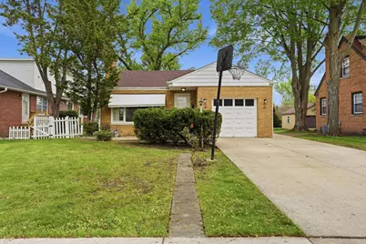 306 W Lonnquist Boulevard, Mount Prospect, IL 60056 - Photo 3