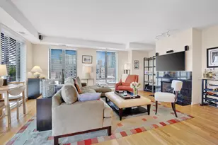 343 W Old Town Ct, Chicago, IL 60610 - Photo 3