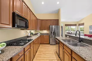 2893 Bond Cir, Naperville, IL 60563 - Photo 3