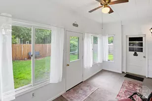 602 E 2nd St, Gilman, IL 60938 - Photo 31