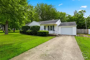 602 E 2nd St, Gilman, IL 60938 - Photo 3