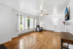602 E 2nd St, Gilman, IL 60938 - Photo 7