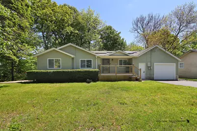 231 Oakdale Avenue, Winthrop Harbor, IL 60096 - Photo 1
