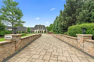 15W181 87th St, Burr Ridge, IL 60527 - Photo 3
