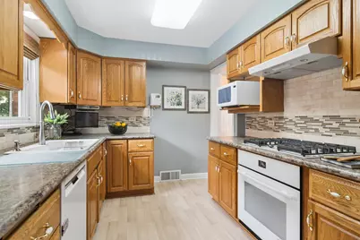 501 N Douglas Avenue, Arlington Heights, IL 60004 - Photo 11