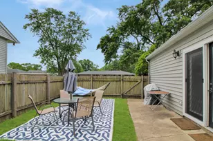 200 Inwood Dr, Joliet, IL 60435 - Photo 17