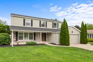 1134 Jamestown Ct, Schaumburg, IL 60193 - Photo 1