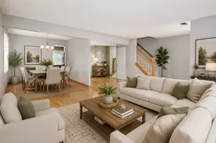 748 Berwick Pl, Roselle, IL 60172 - Photo 5