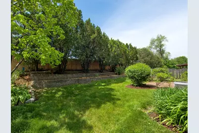748 Berwick Place, Roselle, IL 60172 - Photo 23