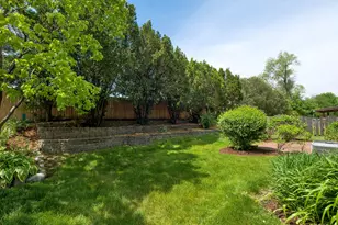 748 Berwick Pl, Roselle, IL 60172 - Photo 23