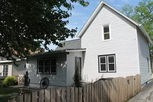 308 S 4th St, Kirkland, IL 60146 - Photo 3
