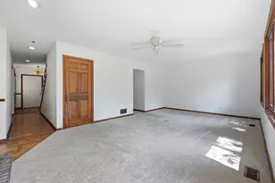 307 W Schaumburg Rd, Streamwood, IL 60107 - Photo 9