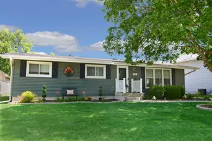 706 Catlin St, Ottawa, IL 61350 - Photo 1