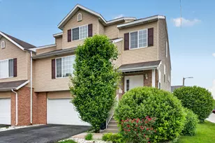 2520 Cedar Glen Dr N, Lynwood, IL 60411 - Photo 3