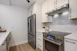 4170 N Marine Dr, Chicago, IL 60613 - Photo 15
