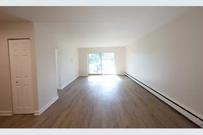 2230 S Goebbert Road #139, Arlington Heights, IL 60005 - Photo 5