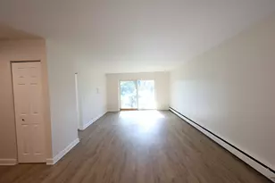 2230 S Goebbert Rd, Arlington Heights, IL 60005 - Photo 5