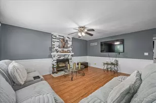 1314 Aspen Ct, Elgin, IL 60120 - Photo 11