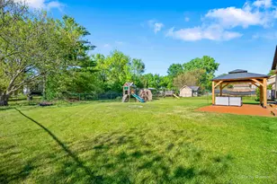 2408 W Fairview Ln, McHenry, IL 60051 - Photo 7