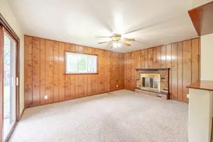 800 Waverly Ave, Streamwood, IL 60107 - Photo 5