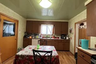 1416 Prospect Ave, Peru, IL 61354 - Photo 7