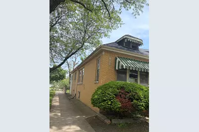 10201 S Princeton Avenue, Chicago, IL 60628 - Photo 3