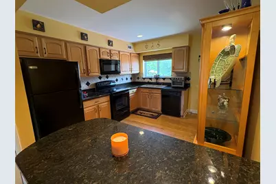 9481 Bay Colony Drive #2S, Des Plaines, IL 60016 - Photo 5