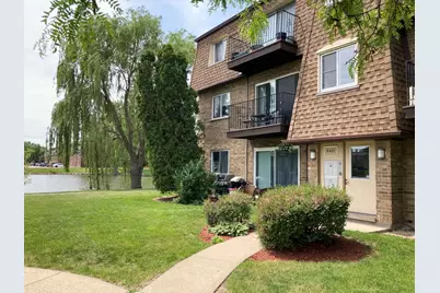 9481 Bay Colony Drive #2S, Des Plaines, IL 60016 - Photo 1