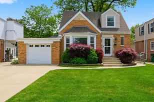 1601 S Ashland Ave, Park Ridge, IL 60068 - Photo 1