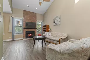 978 Butter Creek Ct, Hoffman Estates, IL 60169 - Photo 5