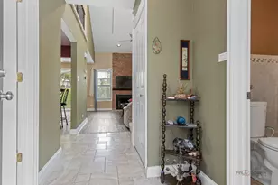 978 Butter Creek Ct, Hoffman Estates, IL 60169 - Photo 3