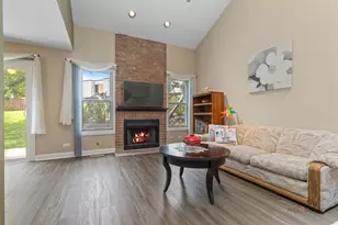 978 Butter Creek Ct, Hoffman Estates, IL 60169 - Photo 9
