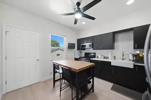 4938 W Melrose St, Chicago, IL 60641 - Photo 5
