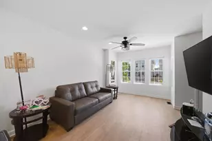 4938 W Melrose St, Chicago, IL 60641 - Photo 3