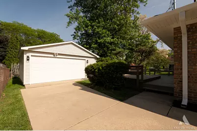 10815 S 71st Court, Worth, IL 60482 - Photo 39