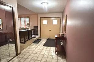 10158 S 87th Ct, Palos Hills, IL 60465 - Photo 3