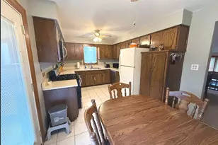 10158 S 87th Ct, Palos Hills, IL 60465 - Photo 9