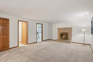 1432 Schramm Dr, Westmont, IL 60559 - Photo 9